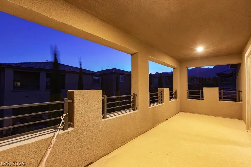 909 Riverlawn, Las Vegas, NV 89138