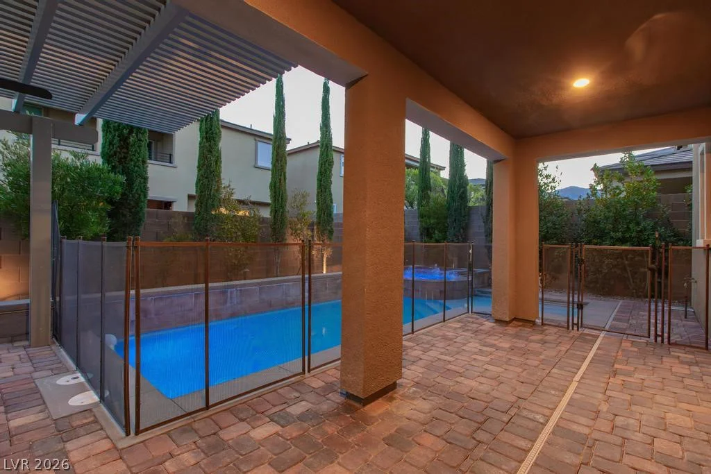 909 Riverlawn, Las Vegas, NV 89138