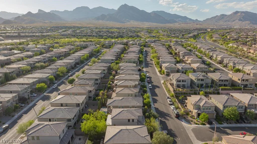 909 Riverlawn, Las Vegas, NV 89138