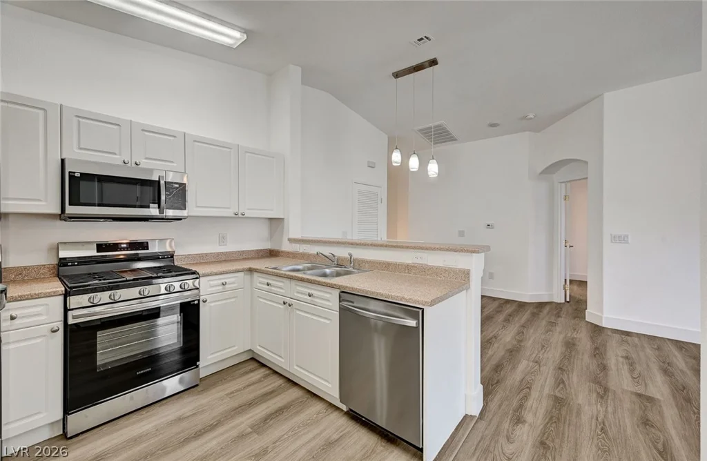 8830 Tomnitz, Las Vegas, NV 89178