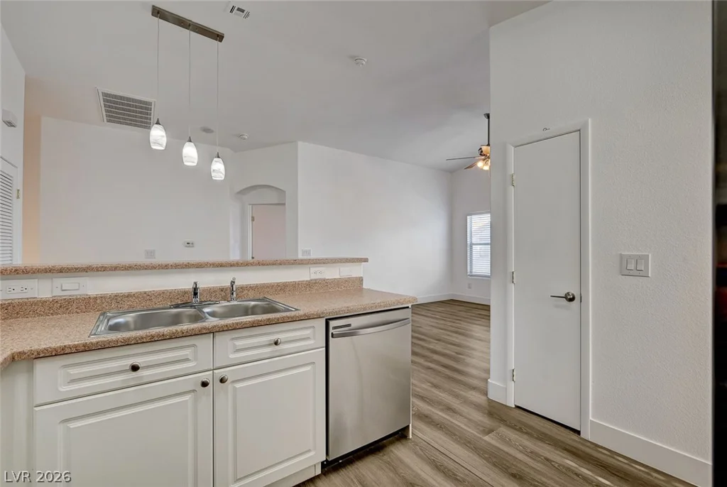 8830 Tomnitz, Las Vegas, NV 89178