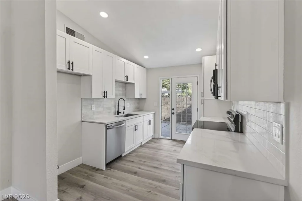 6529 Pinon Pine, Las Vegas, NV 89108