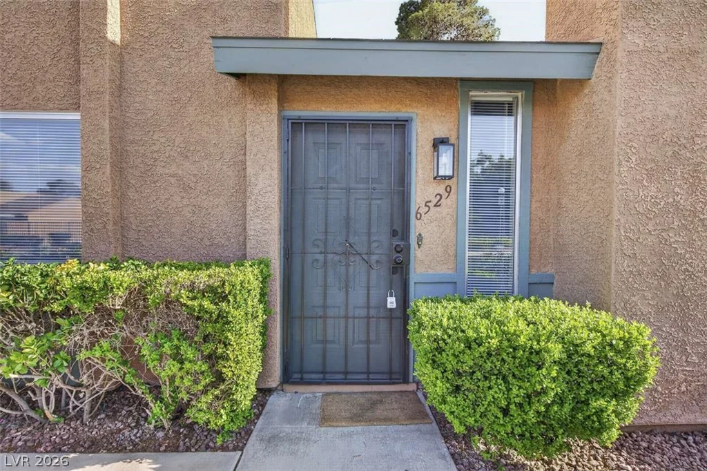 6529 Pinon Pine, Las Vegas, NV 89108