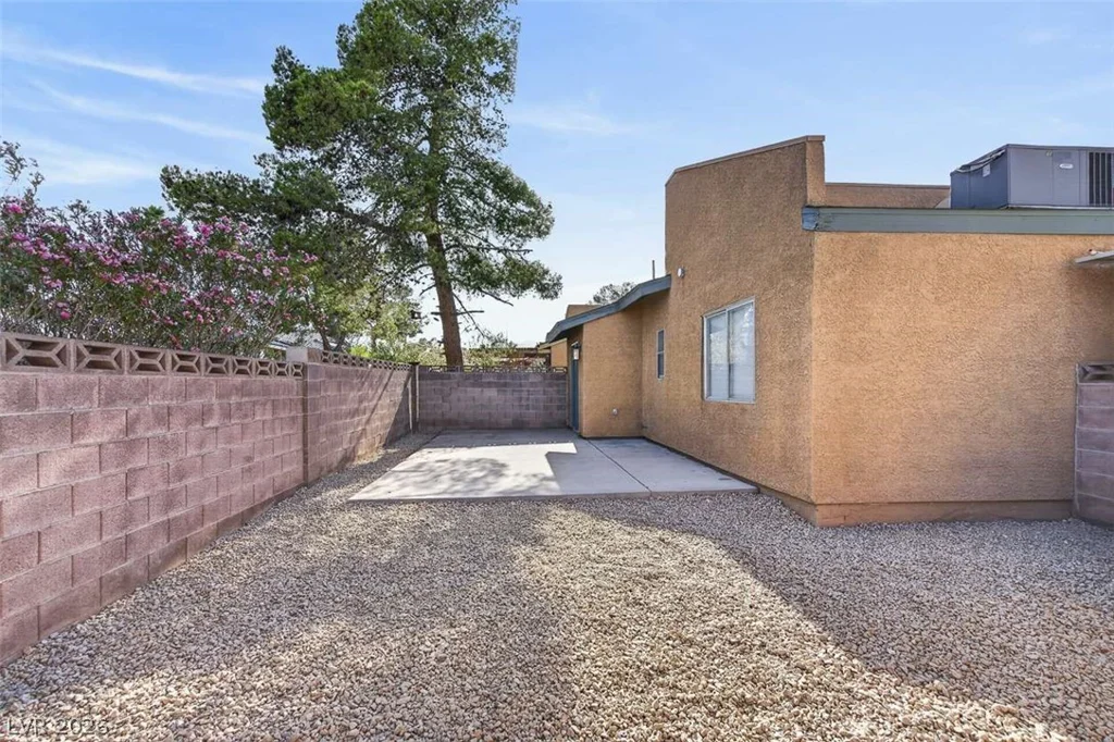 6529 Pinon Pine, Las Vegas, NV 89108