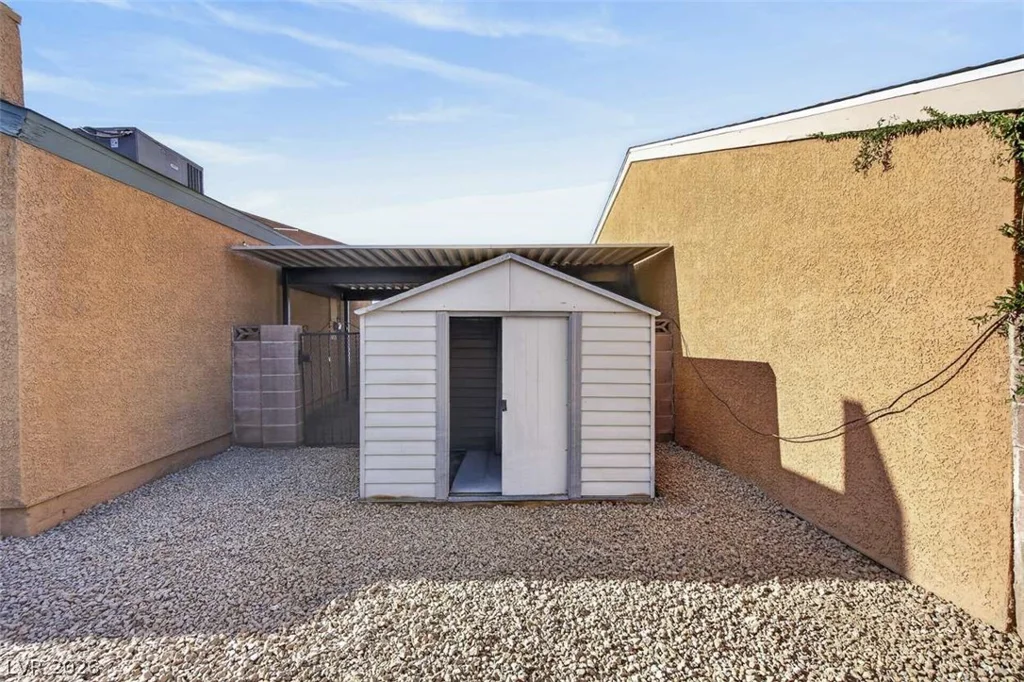 6529 Pinon Pine, Las Vegas, NV 89108