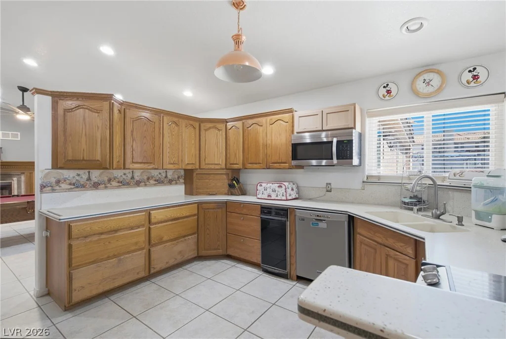 8350 Lori Marie, Las Vegas, NV 89149