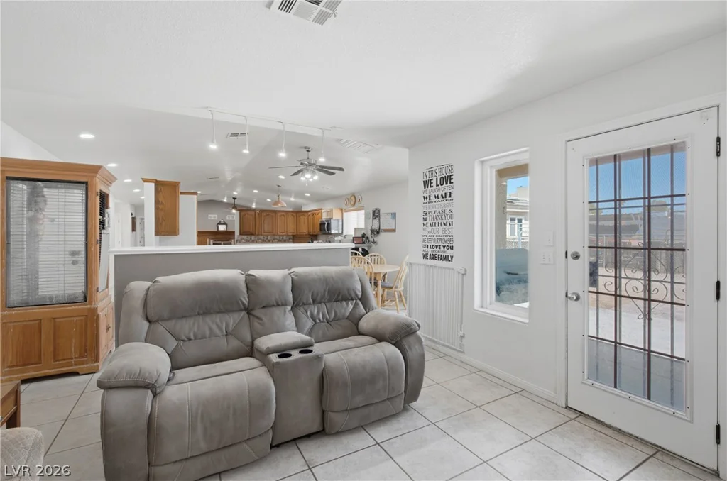 8350 Lori Marie, Las Vegas, NV 89149