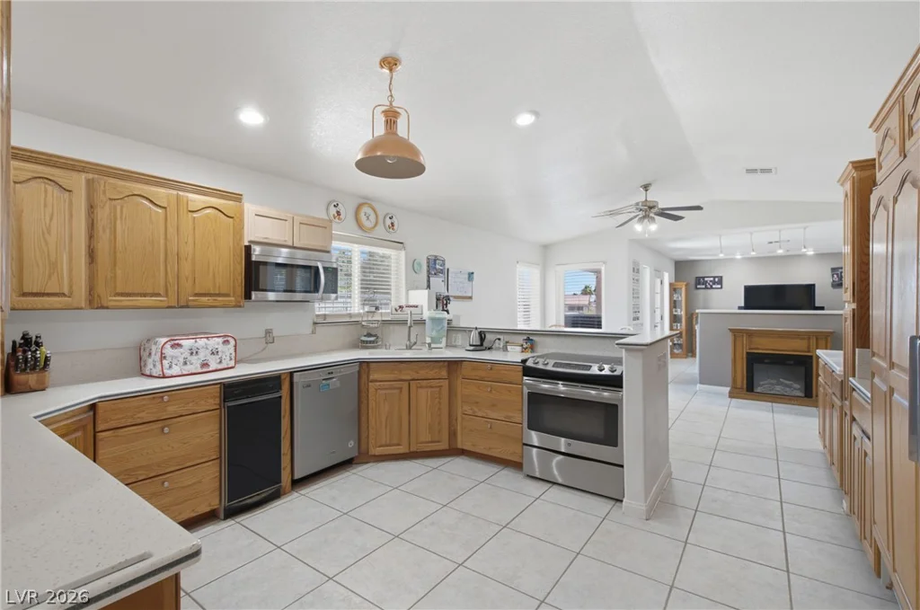 8350 Lori Marie, Las Vegas, NV 89149