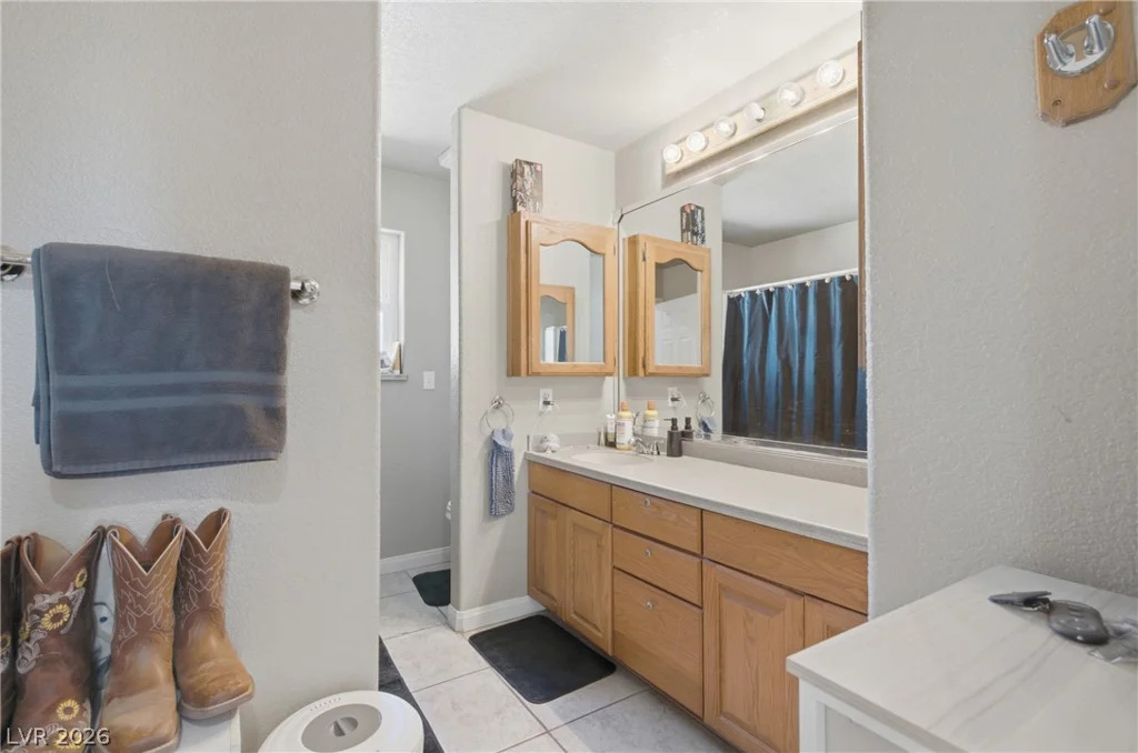 8350 Lori Marie, Las Vegas, NV 89149