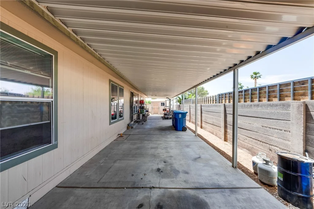 5423 Sir Richard, Las Vegas, NV 89110