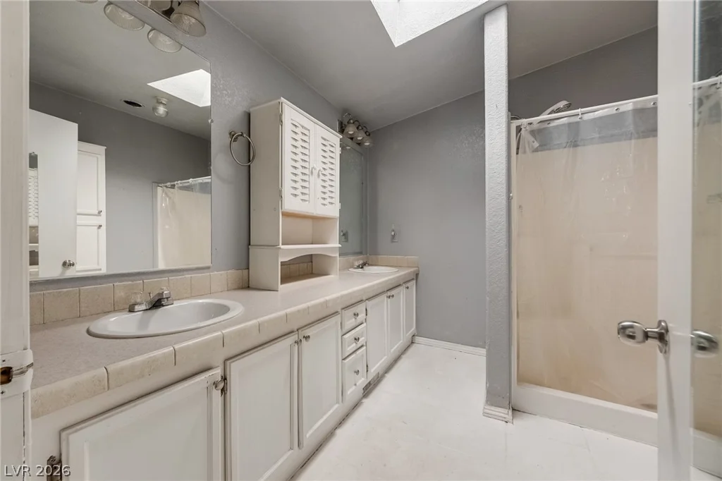 5423 Sir Richard, Las Vegas, NV 89110