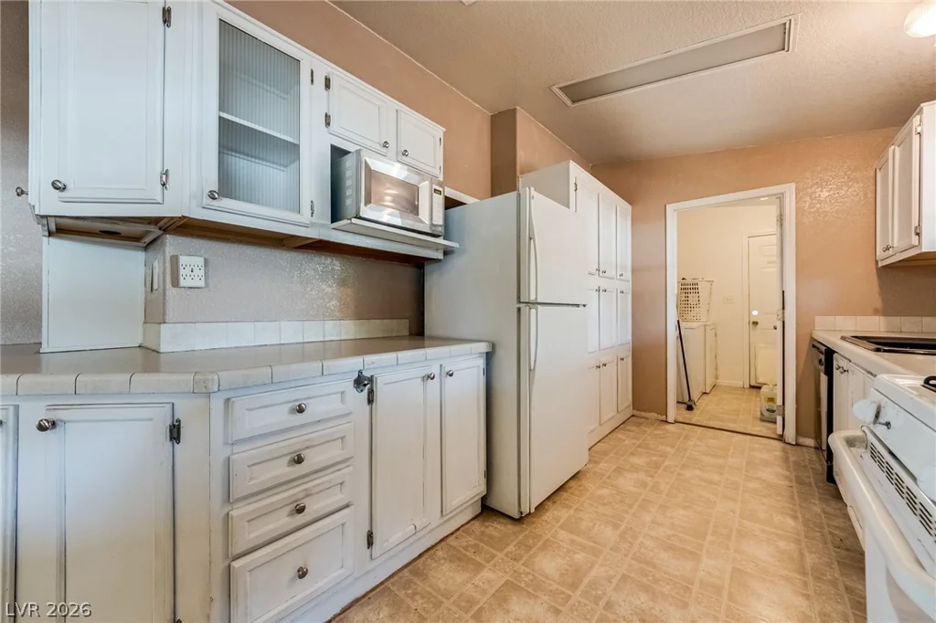 5423 Sir Richard, Las Vegas, NV 89110