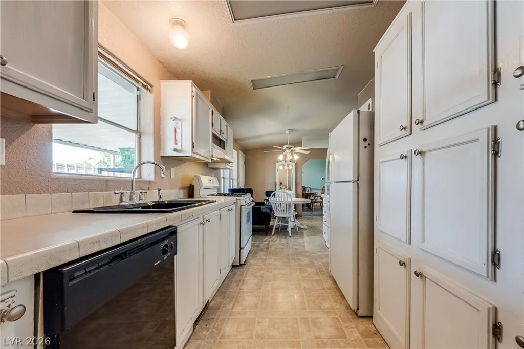 5423 Sir Richard, Las Vegas, NV 89110