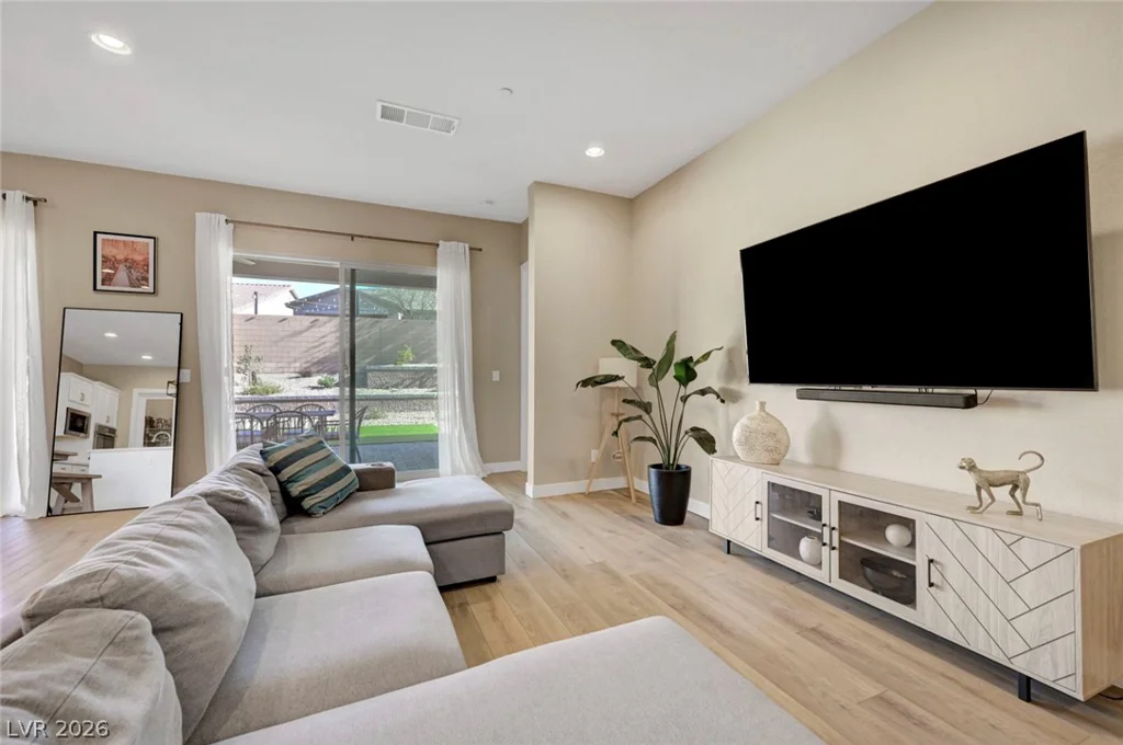 552 Comodo, Henderson, NV 89011