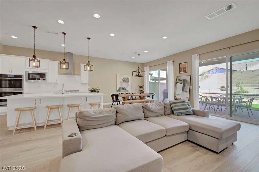 552 Comodo, Henderson, NV 89011