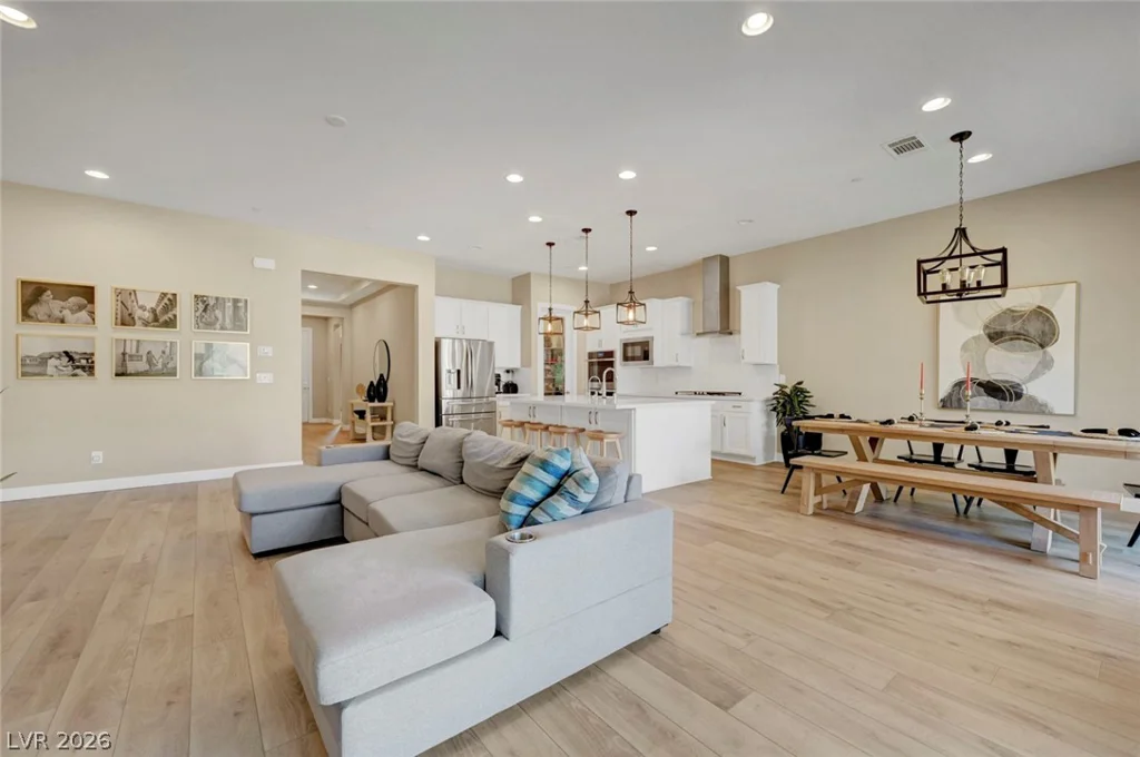 552 Comodo, Henderson, NV 89011