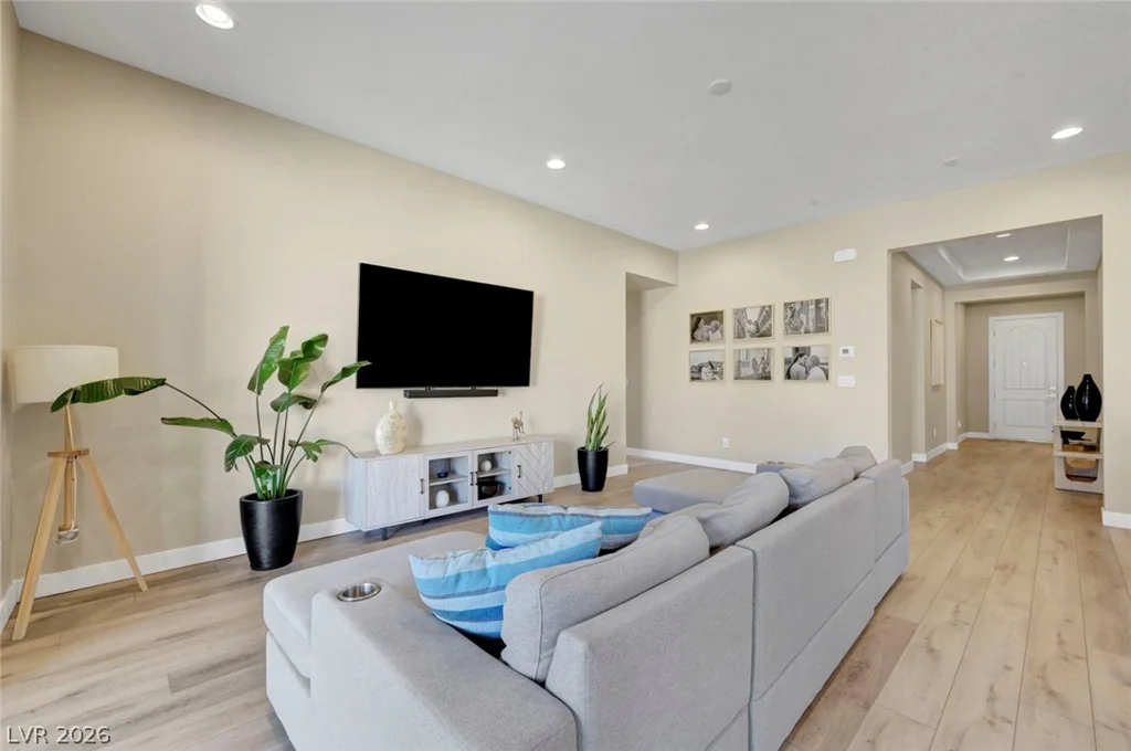 552 Comodo, Henderson, NV 89011