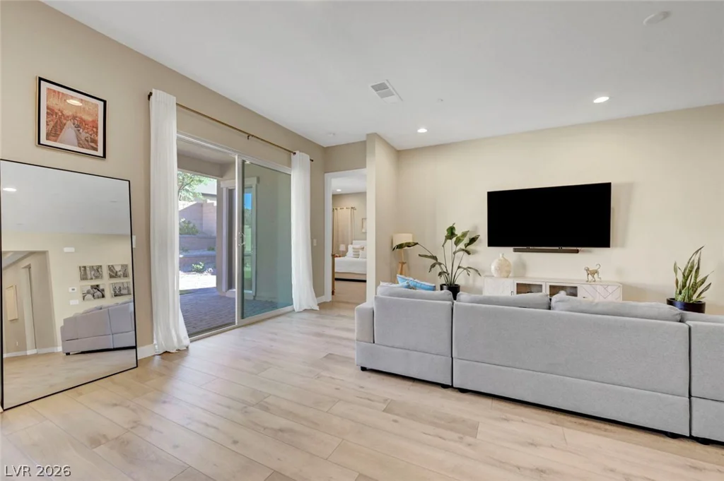 552 Comodo, Henderson, NV 89011