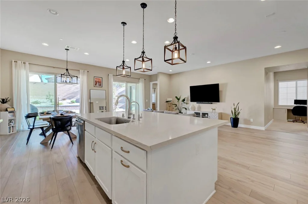 552 Comodo, Henderson, NV 89011