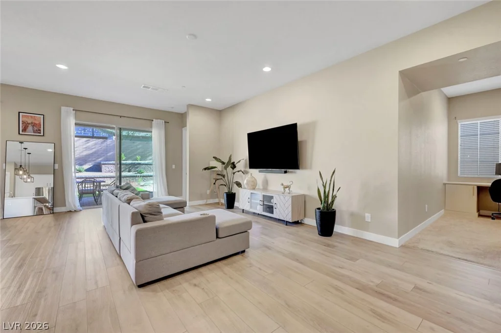 552 Comodo, Henderson, NV 89011