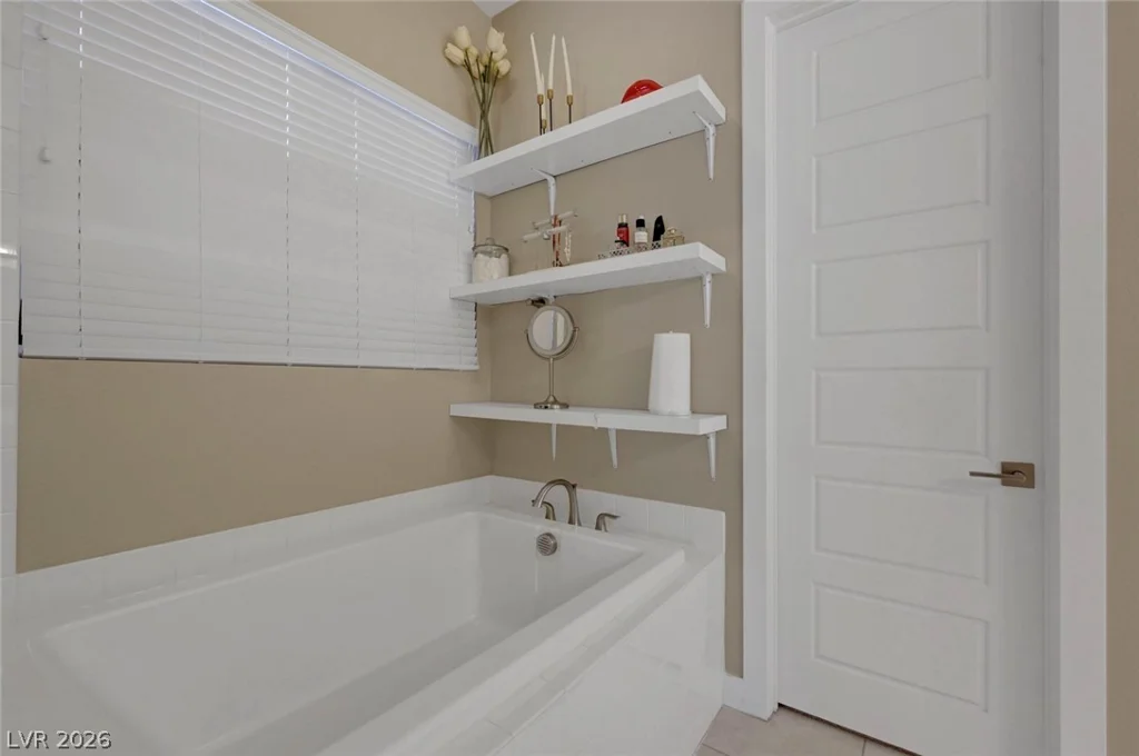 552 Comodo, Henderson, NV 89011