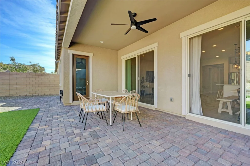 552 Comodo, Henderson, NV 89011