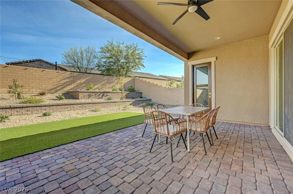 552 Comodo, Henderson, NV 89011