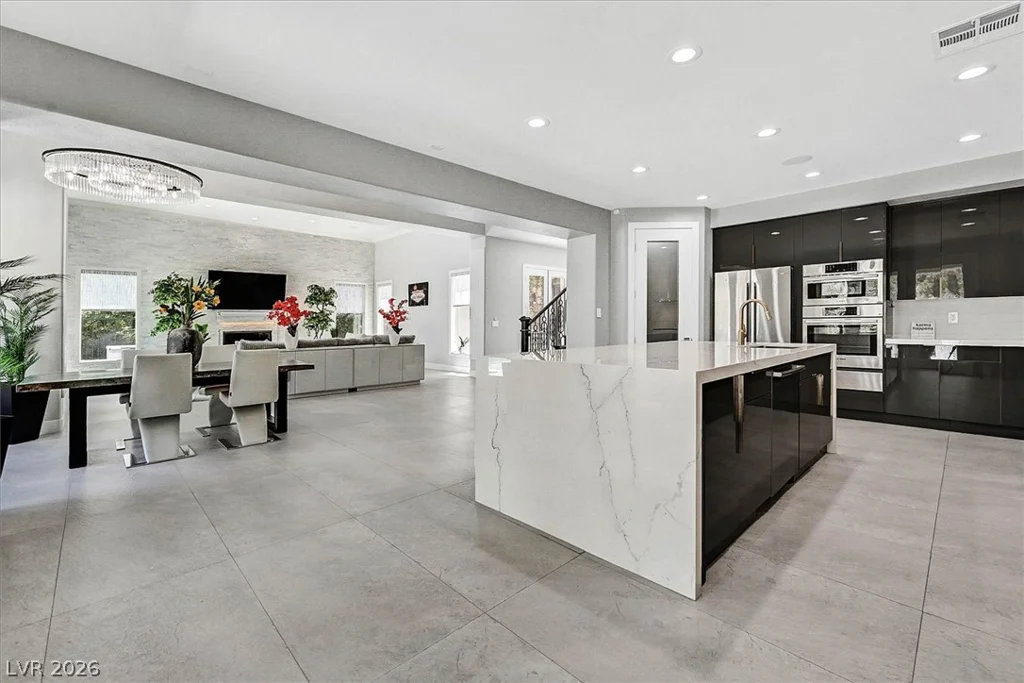 11828 WATERFORD CASTLE, Las Vegas, NV 89141