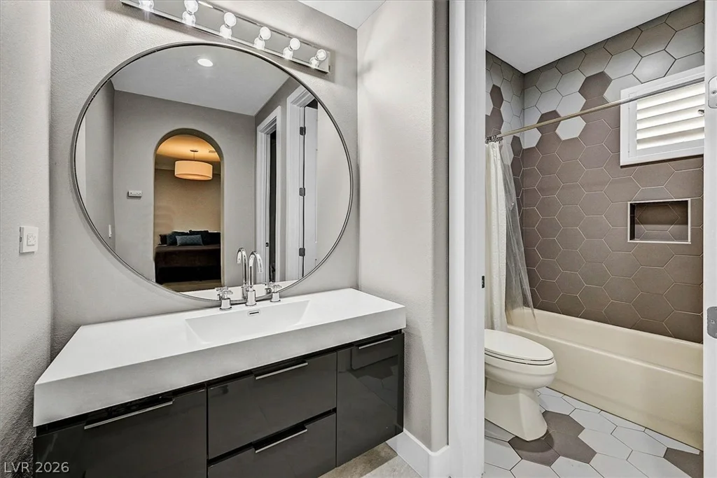 11828 WATERFORD CASTLE, Las Vegas, NV 89141