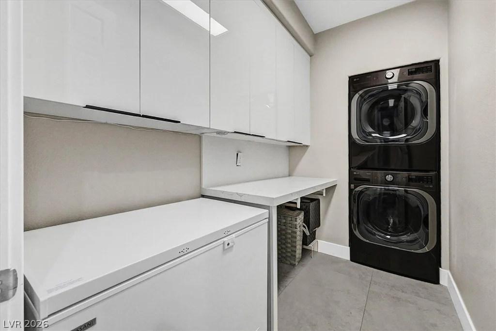 11828 WATERFORD CASTLE, Las Vegas, NV 89141