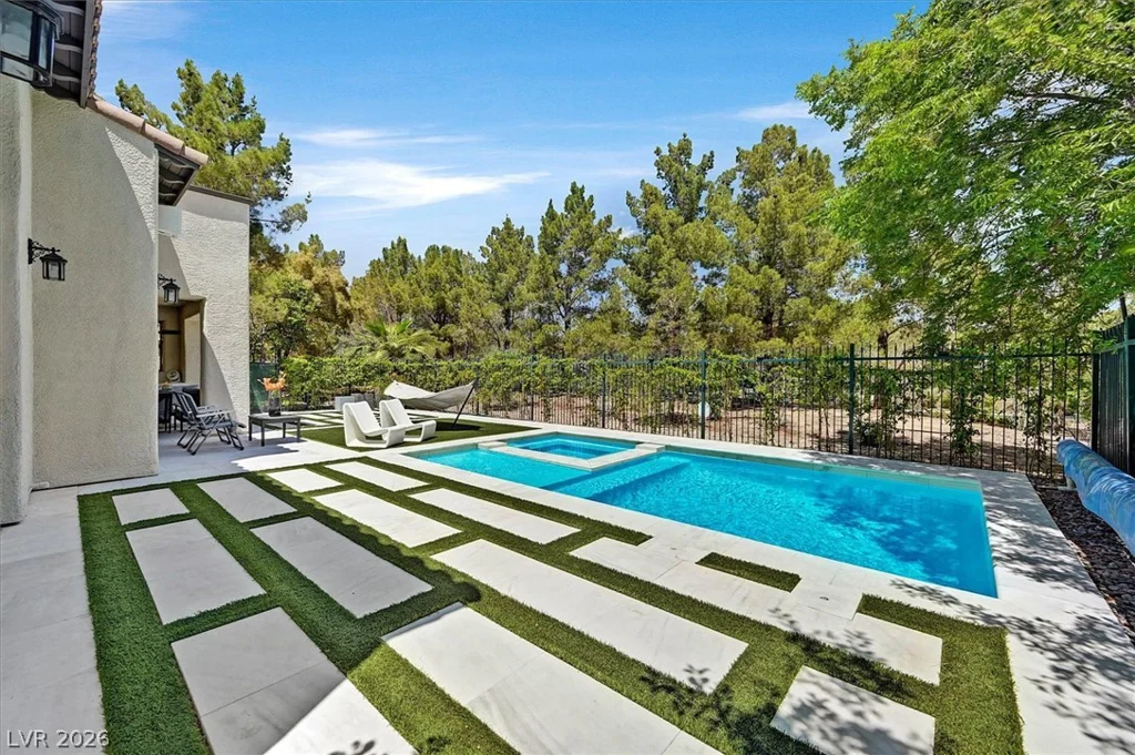 11828 WATERFORD CASTLE, Las Vegas, NV 89141