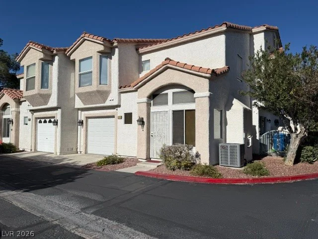 6856 Coral Rock, Las Vegas, NV 89108