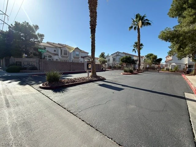 6856 Coral Rock, Las Vegas, NV 89108