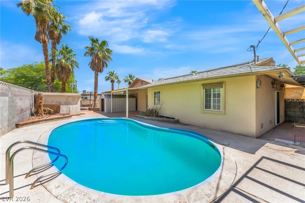 2100 Sundale, Las Vegas, NV 89102