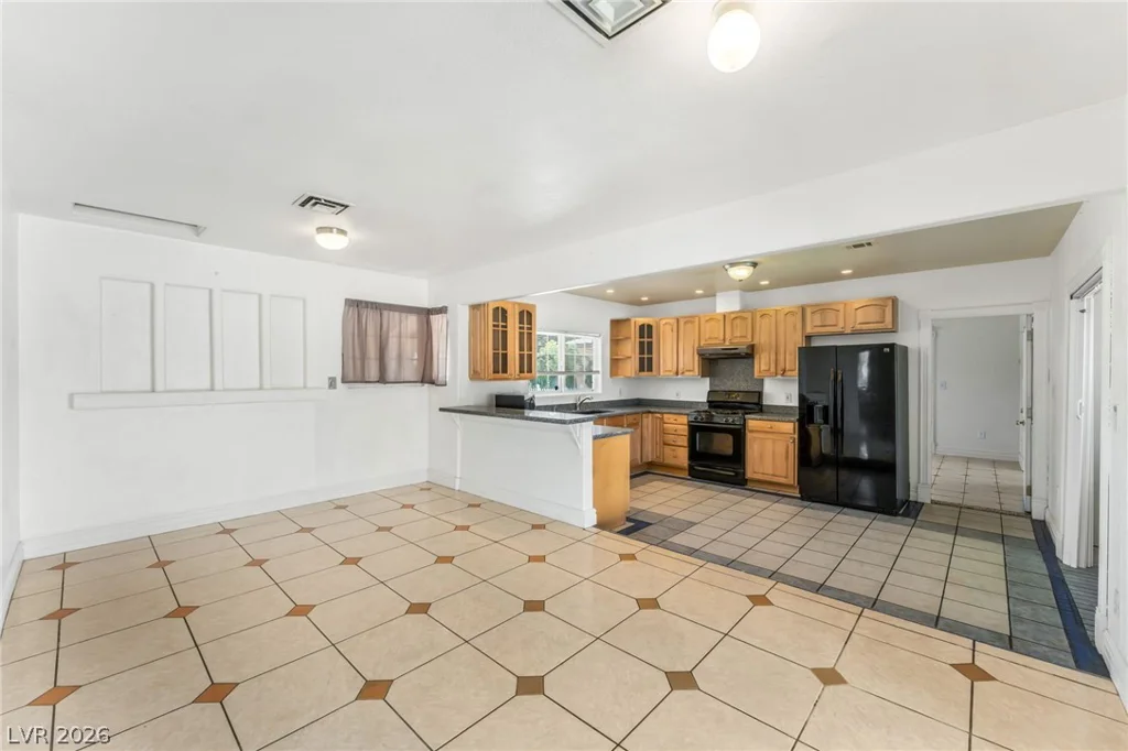 2100 Sundale, Las Vegas, NV 89102