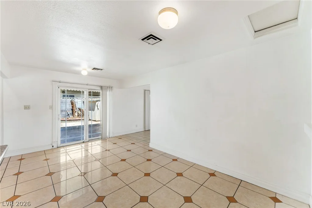 2100 Sundale, Las Vegas, NV 89102
