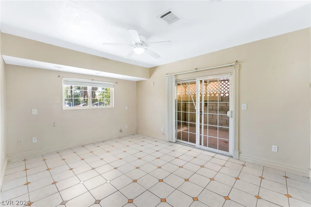 2100 Sundale, Las Vegas, NV 89102