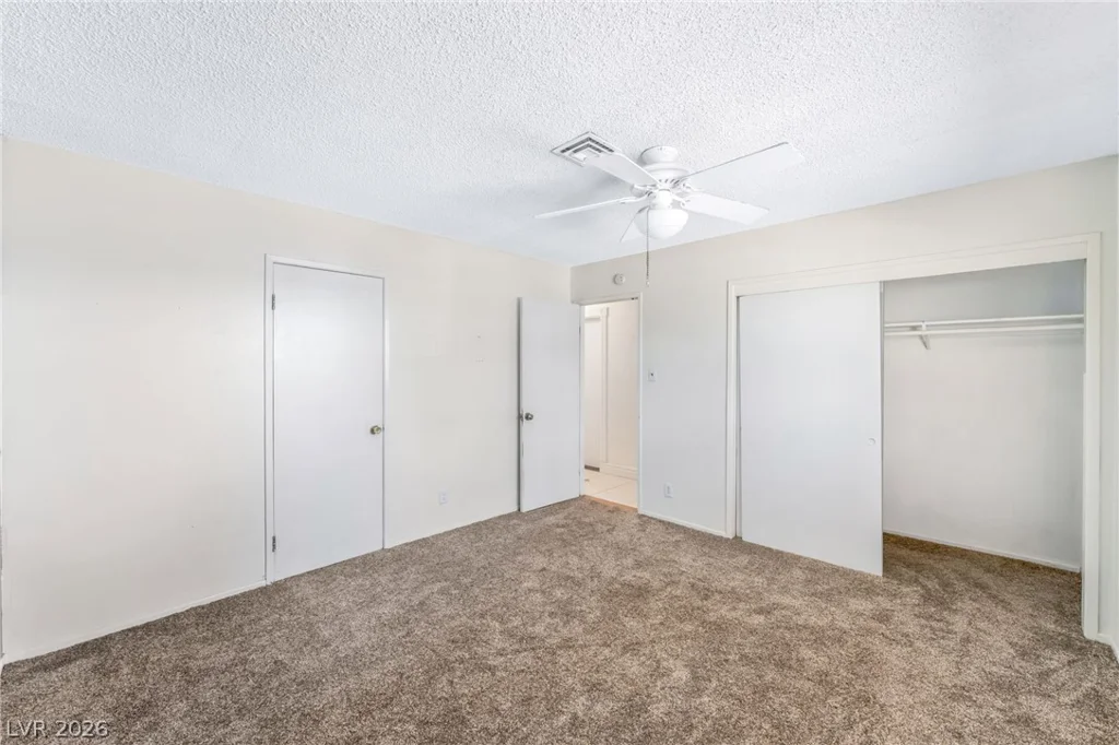 2100 Sundale, Las Vegas, NV 89102