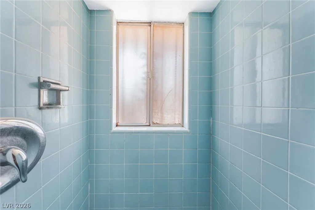 2100 Sundale, Las Vegas, NV 89102