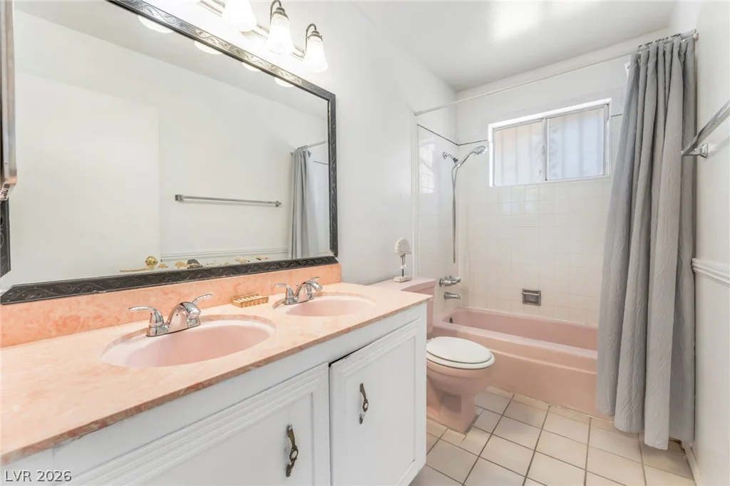 2100 Sundale, Las Vegas, NV 89102