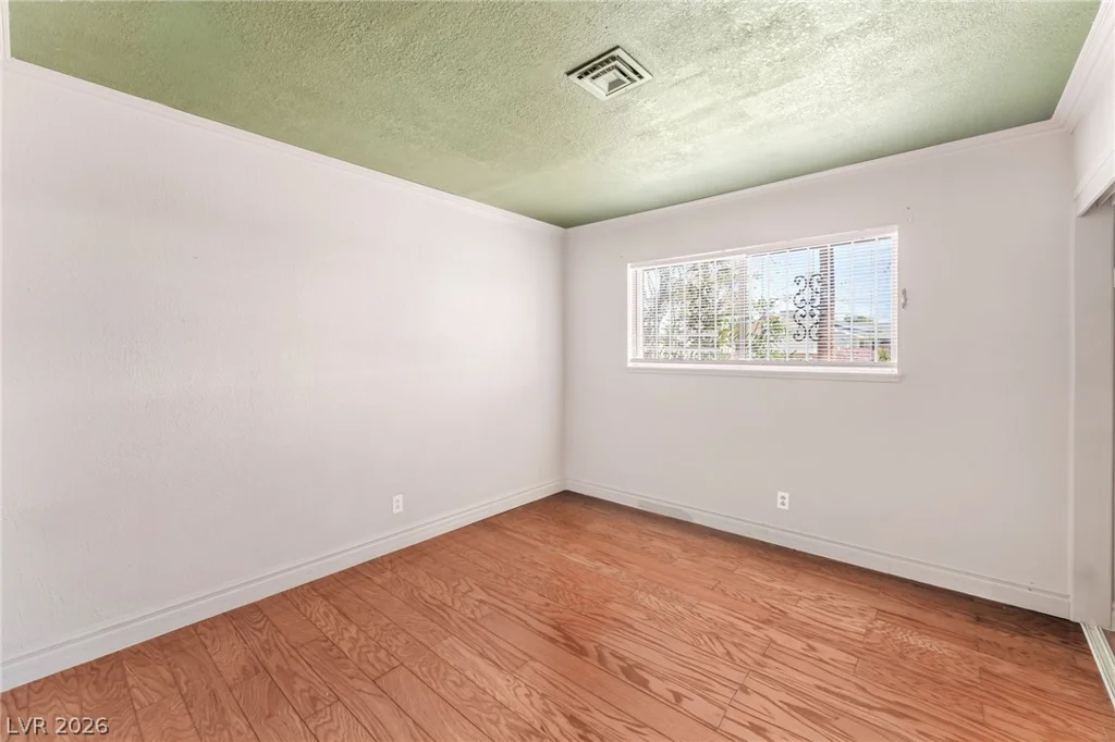 2100 Sundale, Las Vegas, NV 89102