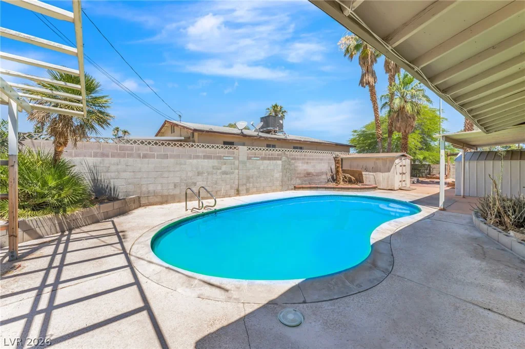 2100 Sundale, Las Vegas, NV 89102