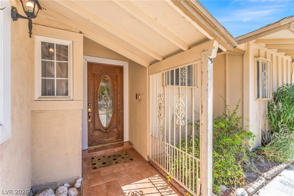 2100 Sundale, Las Vegas, NV 89102