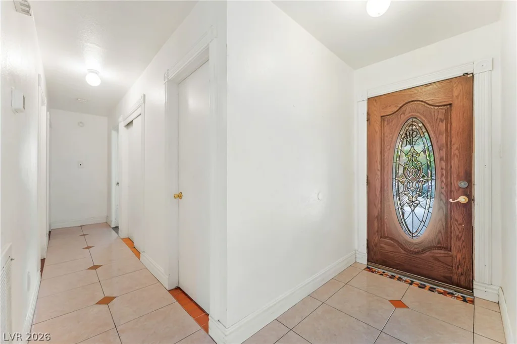 2100 Sundale, Las Vegas, NV 89102