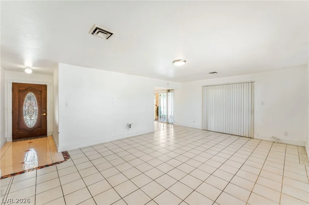 2100 Sundale, Las Vegas, NV 89102