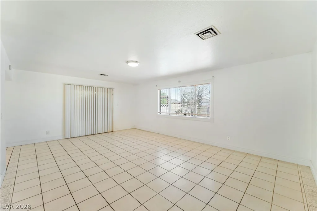 2100 Sundale, Las Vegas, NV 89102