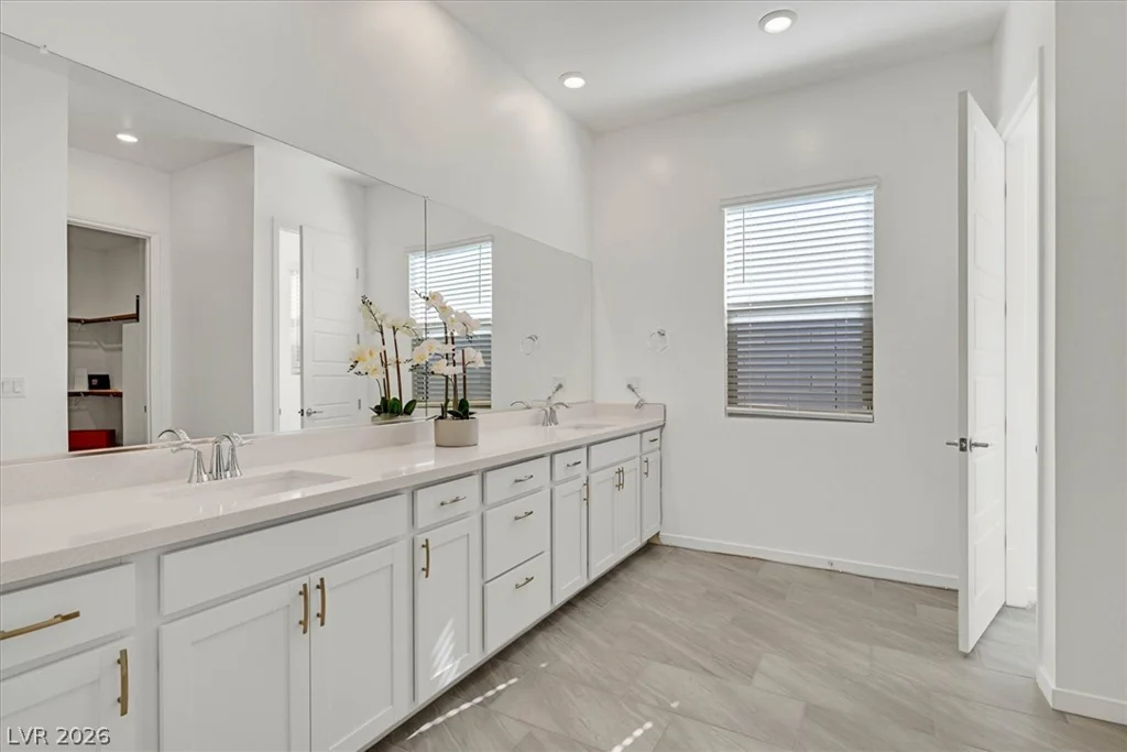 981 Edinburgh Fields, Las Vegas, NV 89138