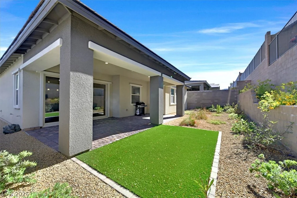981 Edinburgh Fields, Las Vegas, NV 89138