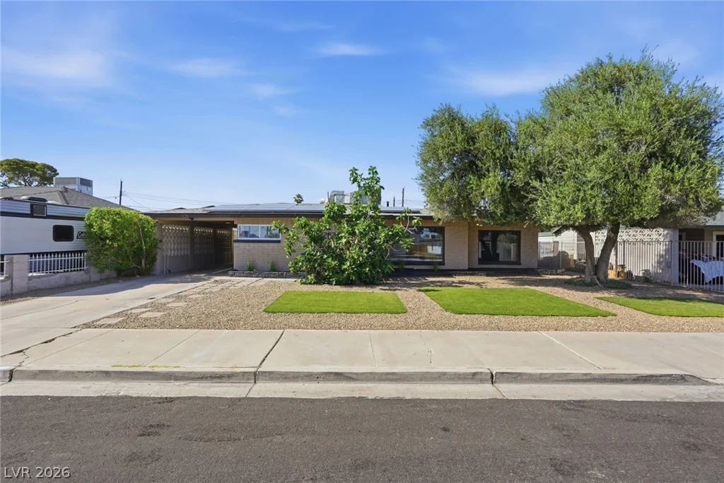 909 Canosa, Las Vegas, NV 89104