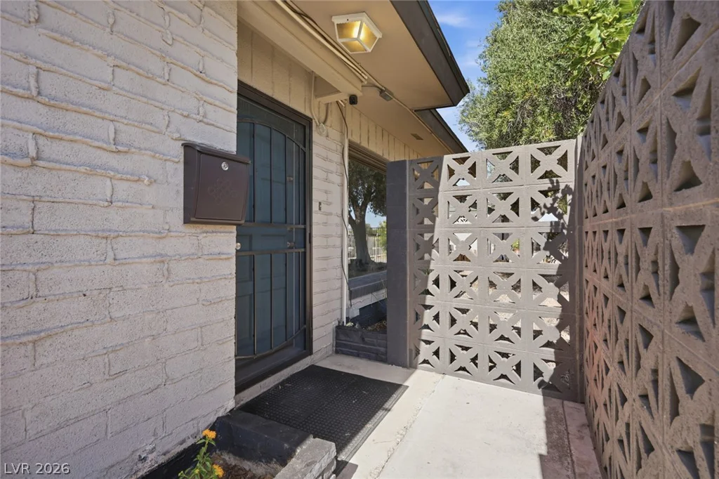 909 Canosa, Las Vegas, NV 89104